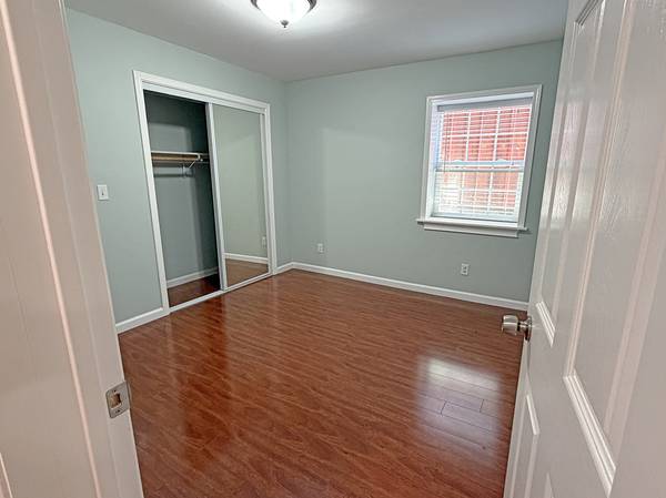 2BR/1BA Other · Oakland photo 4