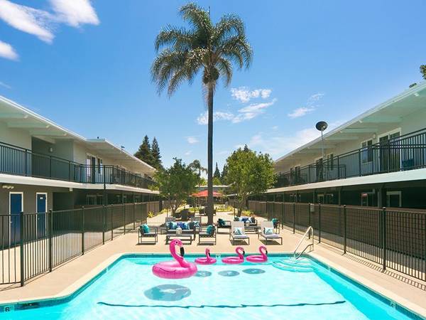 Apartments on W Jackson St · Hayward photo 4