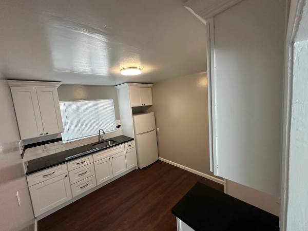 2BR/1BA Apartment · Berkeley photo 5