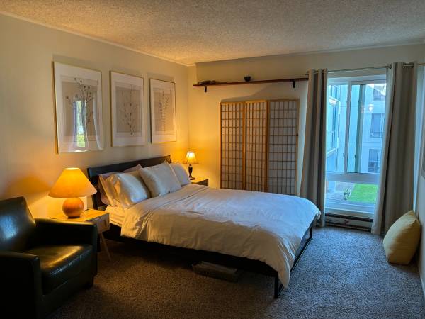 1BR/1BA Condo on Captain Drive · Emeryville photo 4