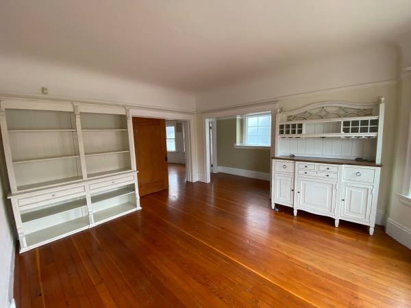 2BR/1BA Duplex · Oakland photo 2