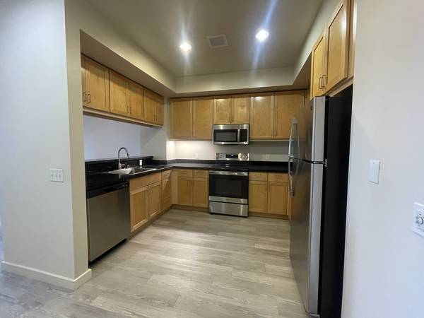1BR/1BA Apartment · San Francisco photo 2