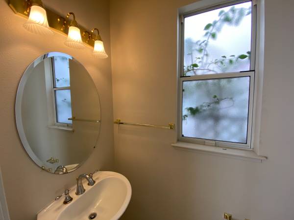 4BR/2BA Single Family House on Via Napoli · Cupertino photo 4