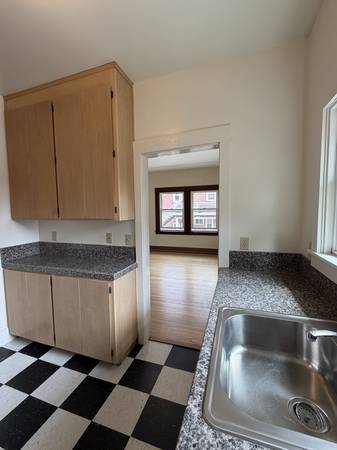0BR/1BA Apartment · Oakland photo 3