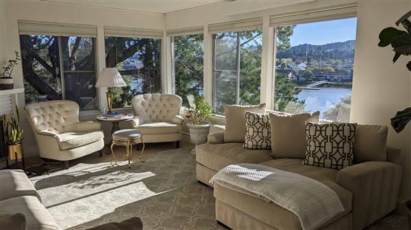 2BR/2BA Apartment · Larkspur photo 5