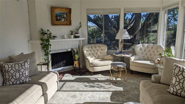 2BR/2BA Apartment · Larkspur photo 4