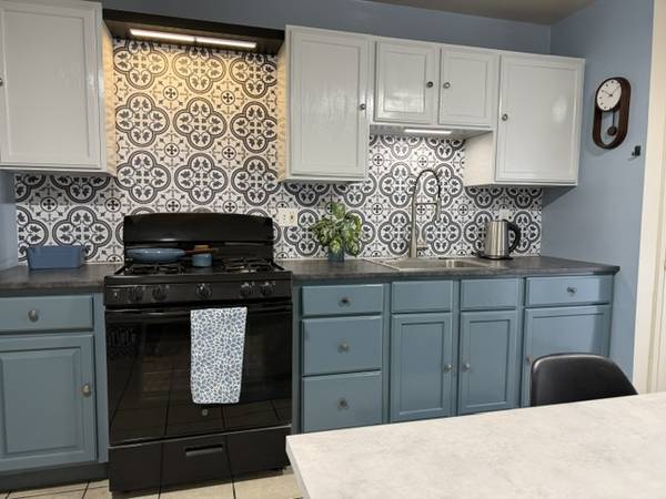 2BR/1BA Apartment · Oakland photo 4