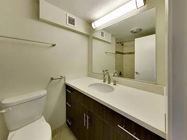 1BR/1BA Apartment · Berkeley photo 3