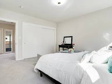 2BR/1BA Single Family House on Madison Ave · Redwood City photo 4