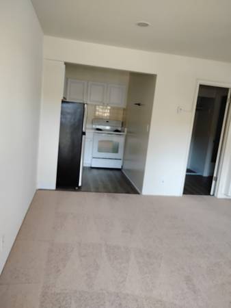 0BR/1BA Apartment on Walker Dr. Mountain View · Mountain View photo 2