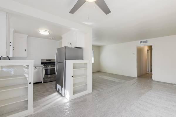 2BR/2BA Apartment · San Carlos photo 3