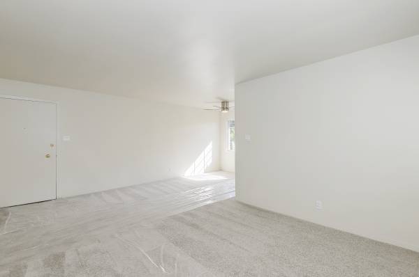 2BR/2BA Apartment · San Carlos photo 4