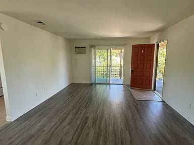 2BR/2BA Duplex on Azure St · Sunnyvale photo 3