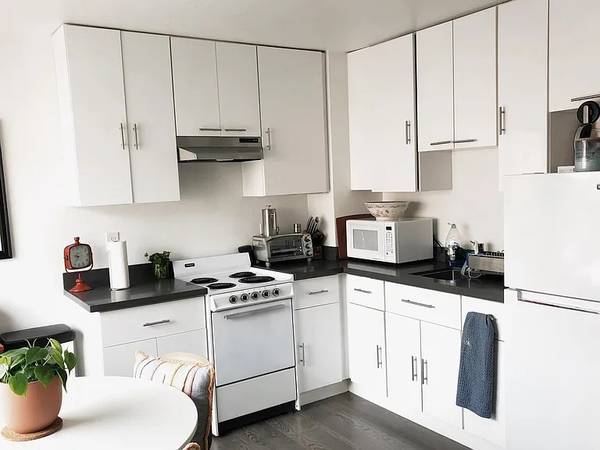 2BR/1BA Apartment on Lawton St · San Francisco photo 2