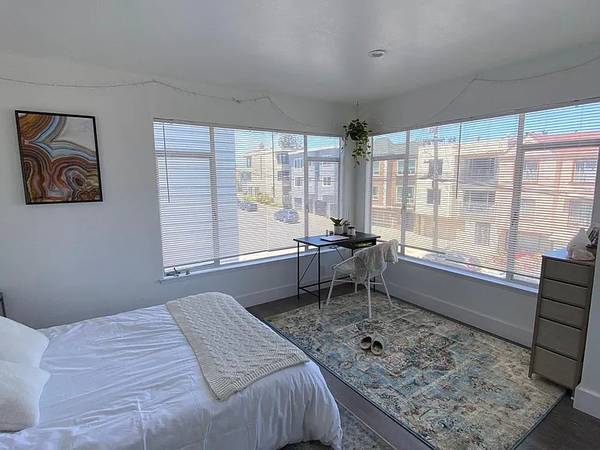 2BR/1BA Apartment on Lawton St · San Francisco photo 4