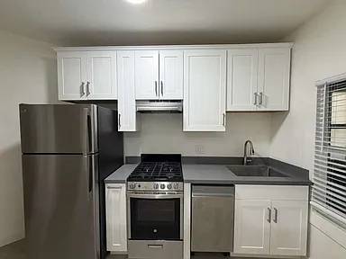 Apartments on 10th St · Oakland photo 3