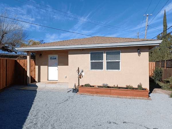 1725 Pope Ct photo 2