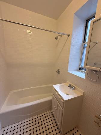 1BR/1BA In Law Adu on E Julian St · San Jose photo 5