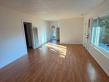 2BR/1BA Other on Robinson St · Martinez photo 4