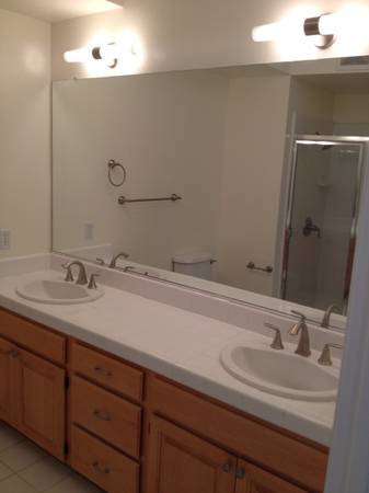 2BR/2BA Condo on Crescent Court · Brisbane photo 5