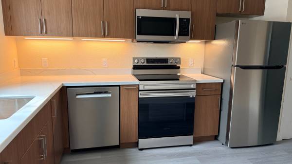 2BR/1BA Duplex on Dover Way · Campbell photo 2