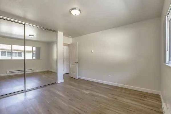 Condos on E Dana St · Mountain View photo 4