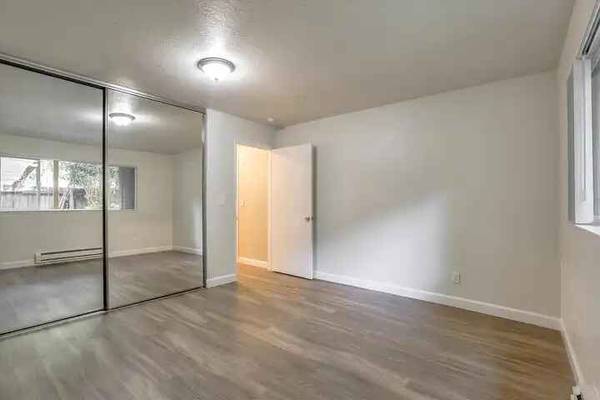 Condos on E Dana St · Mountain View photo 5