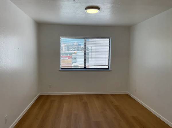 2BR/1BA Apartment on 8th St · Oakland photo 3