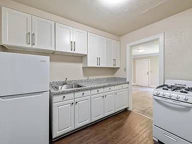 Apartments on 51st Street · Oakland photo 3