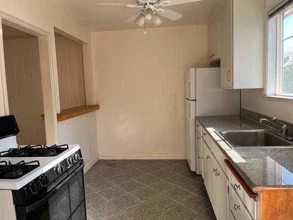 1BR/1BA Apartment on 12th Ave · Oakland photo 2