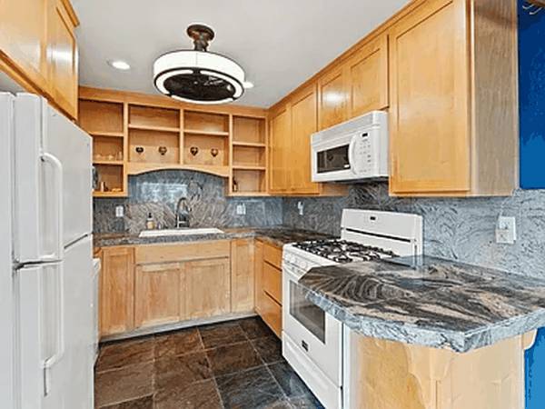 531 Dufour St Santa Cruz, CA 95060 photo 3