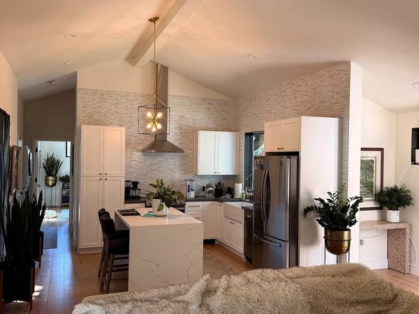 Coming Soon - 2 Bedroom, 1 Bath With Laminating Flooring photo 2