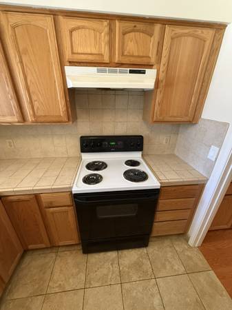 1BR/1BA Apartment · Berkeley photo 4