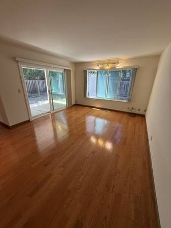 1BR/1BA Apartment · Berkeley photo 2