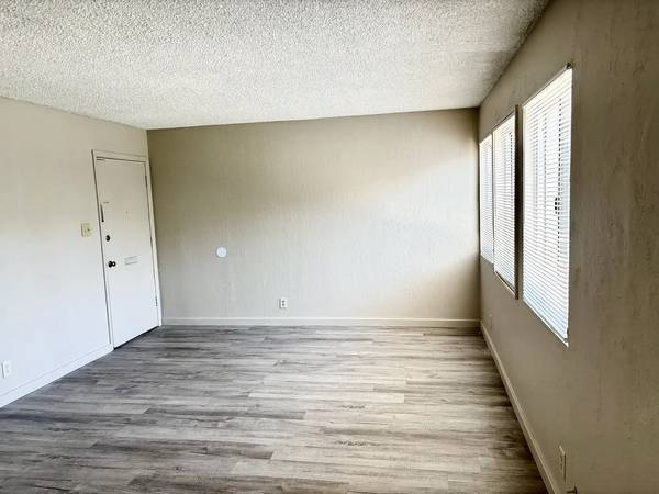 Apartments on University Ave · Berkeley photo 5