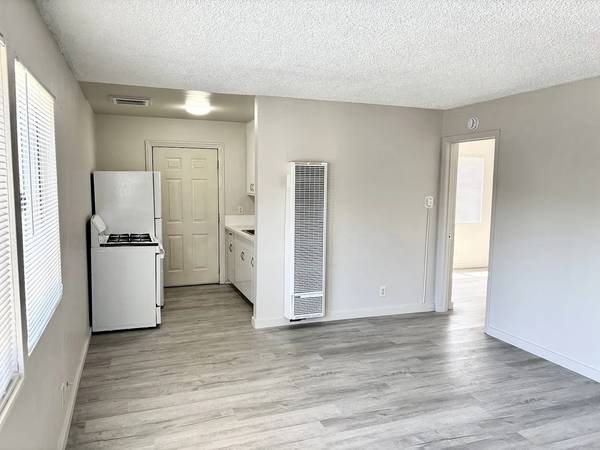 Apartments on University Ave · Berkeley photo 3