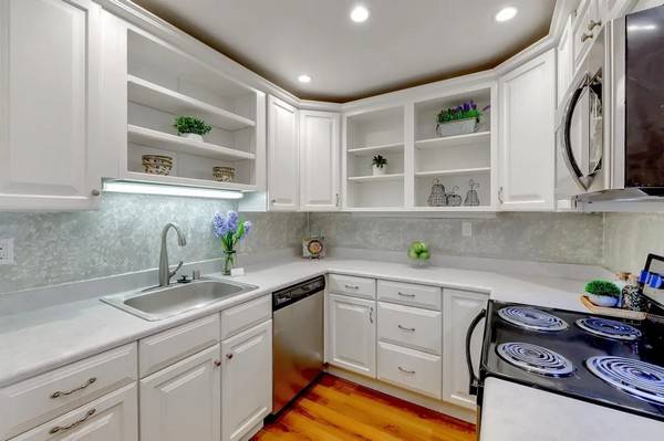 1BR/1BA Condo · San Mateo photo 5
