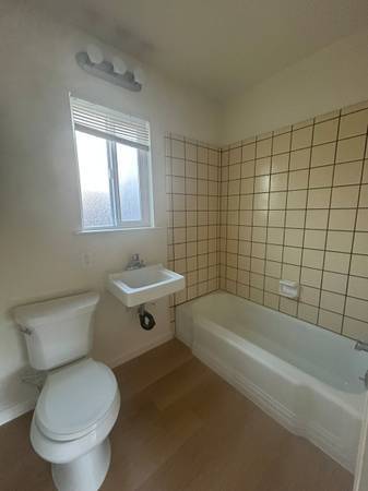 2BR/1BA Apartment · Santa Cruz photo 3