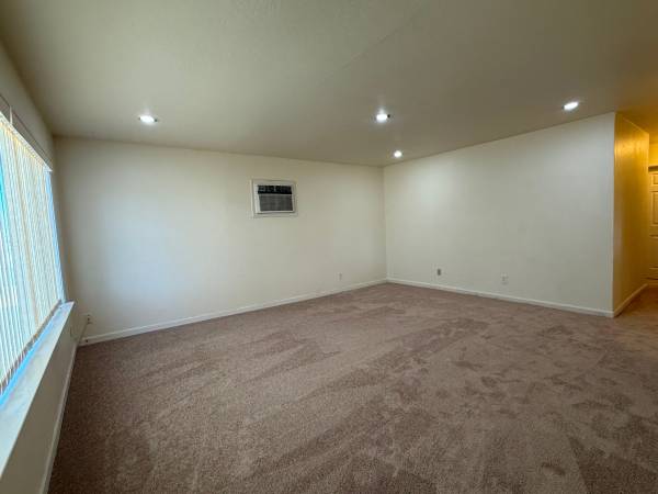 3BR/1BA Single Family House on Trinity Ct · Pittsburg photo 2