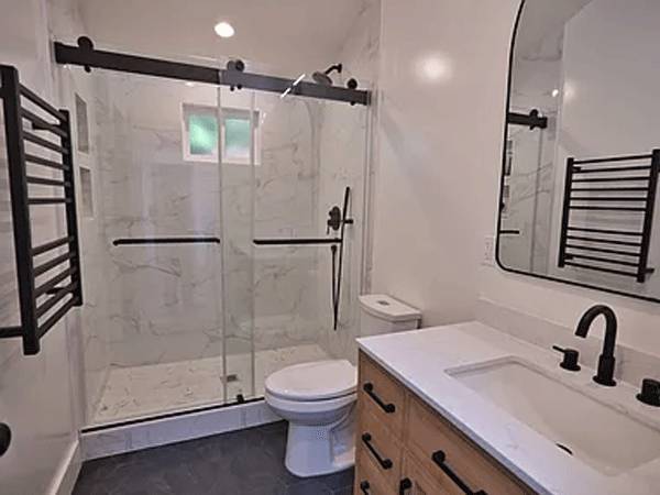 1BR/1BA Apartment · Oakland photo 5