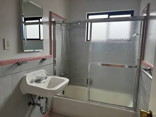 1BR/1BA Apartment · Staten Island photo 3