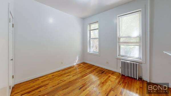 1BR/1BA Apartment on W 51st St · New York photo 4