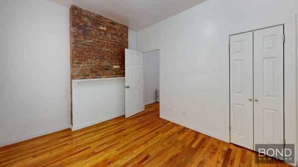 1BR/1BA Apartment on W 51st St · New York photo 3