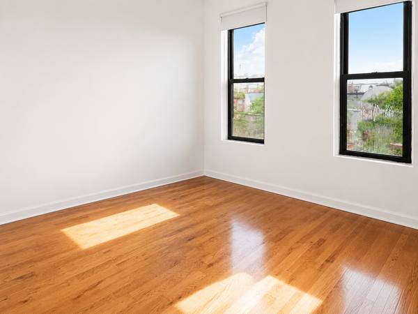3BR/2BA Apartment · Bronx photo 5