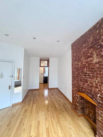 1BR/1BA Apartment · Brooklyn photo 3
