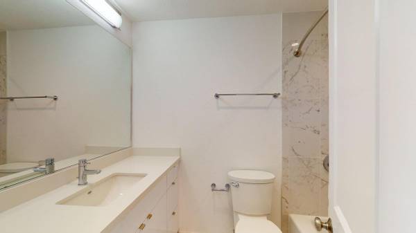 2BR/1BA Apartment · San Francisco photo 3