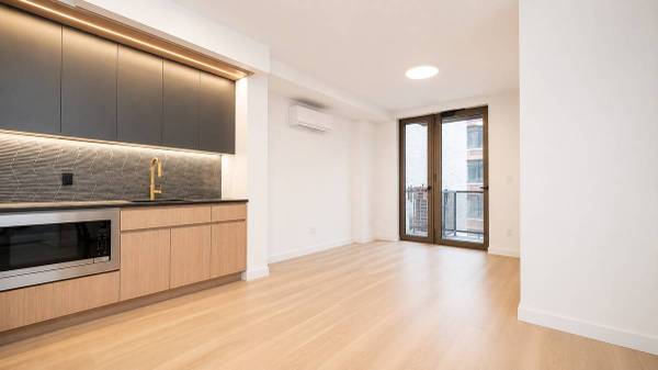 2BR/1BA Apartment · San Francisco photo 2
