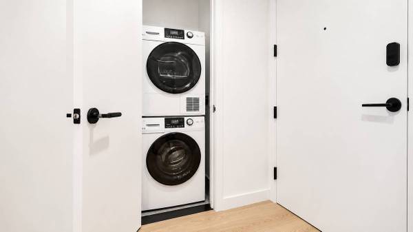 2BR/1BA Apartment · San Francisco photo 3