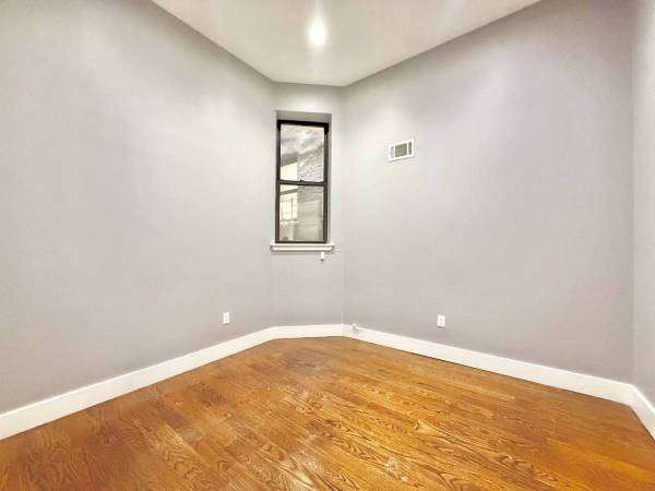 2BR/1BA Apartment · Bronx photo 5