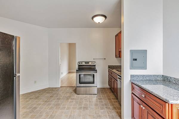 2BR/1BA Apartment · Astoria photo 2